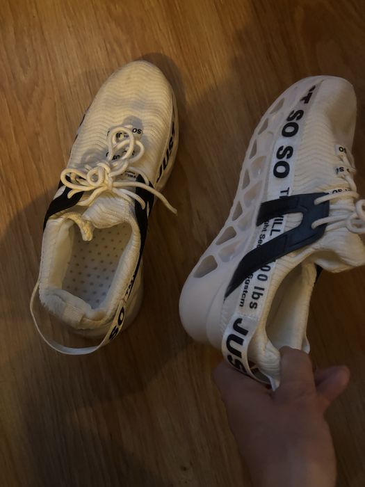 Buty  sportowe 40