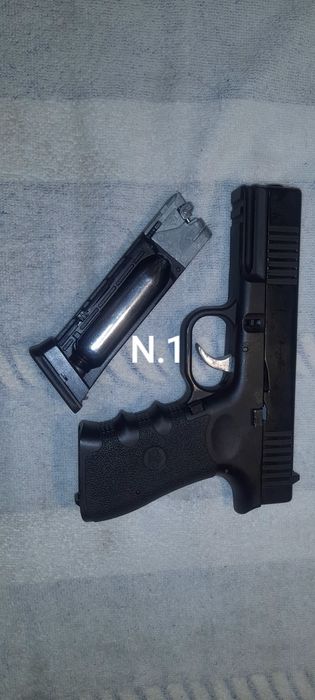 Tenho para venda estas  pistolas de co2 em otimo estado de funcionamento. Motivo pelo qual estou a vender. Investir noutro  hoby.