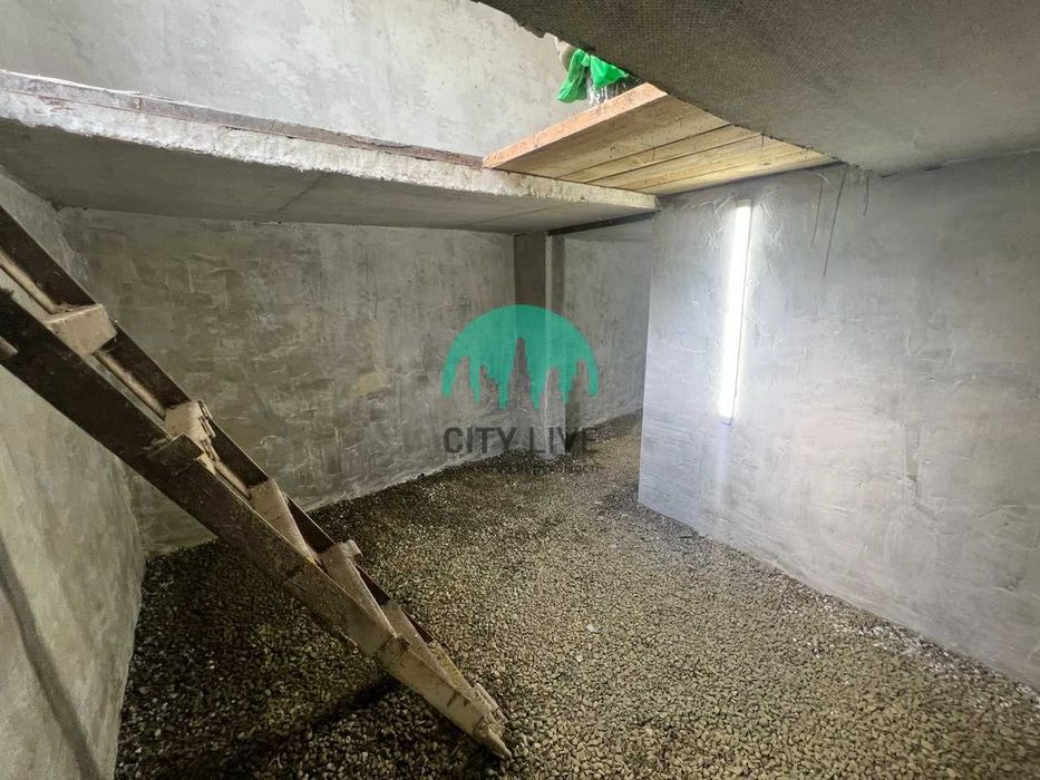 Продається капітальний гараж 42 м2 на 2 машини в ГБК-14, м. Івано-Франківськ (25)