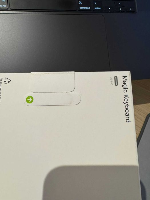 Apple Magic Keyboard PT 2025