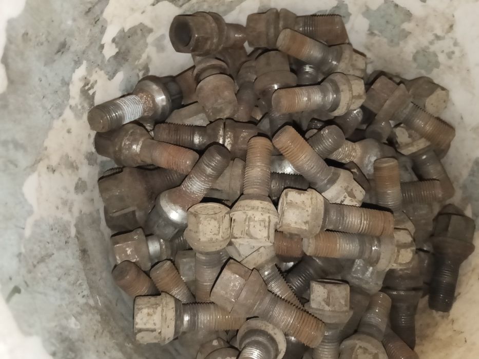 Śruby kół stalowych Citroen C5 x7 III