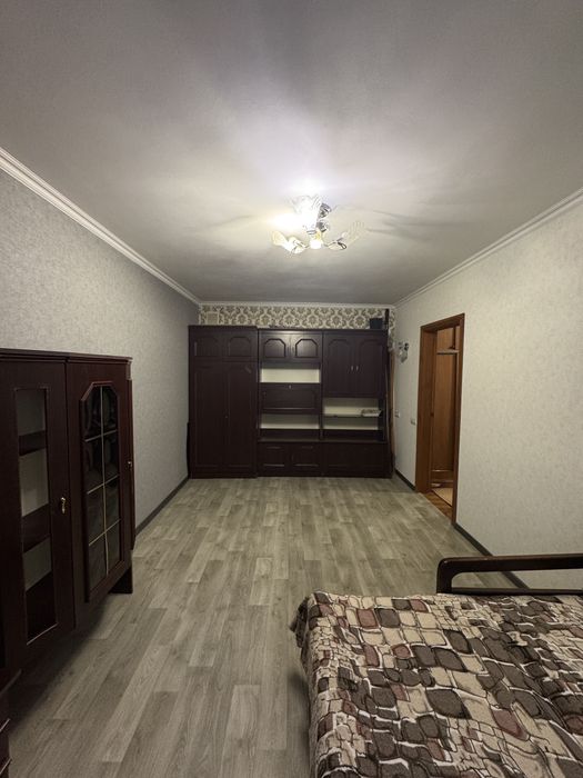 Простора кімната, район Купави