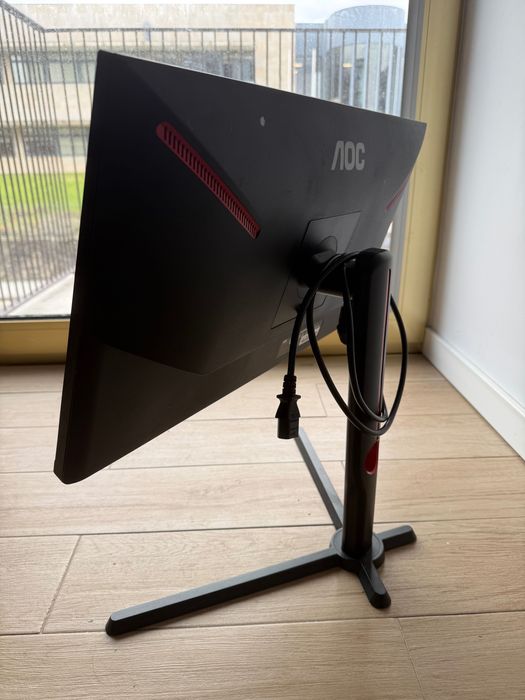 Monitor gamer 23’ - 240Hz - 1ms AOC