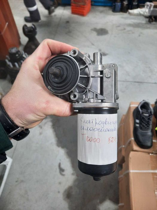 Електродвигун склоочисника Mercedes Actros