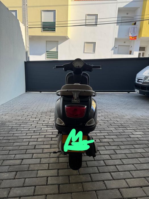 Vespa lx 50  preta