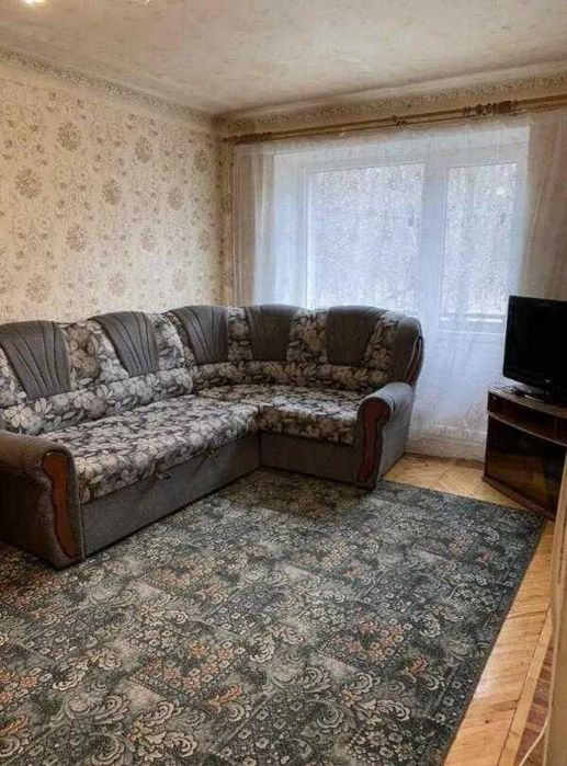 Продам 1 комнатную квартиру возле метро ХТЗ.