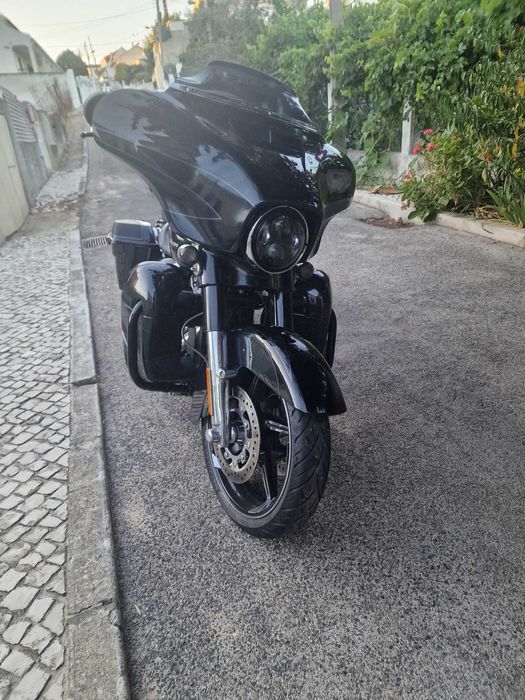 Harley Davidson Street Glide CVO