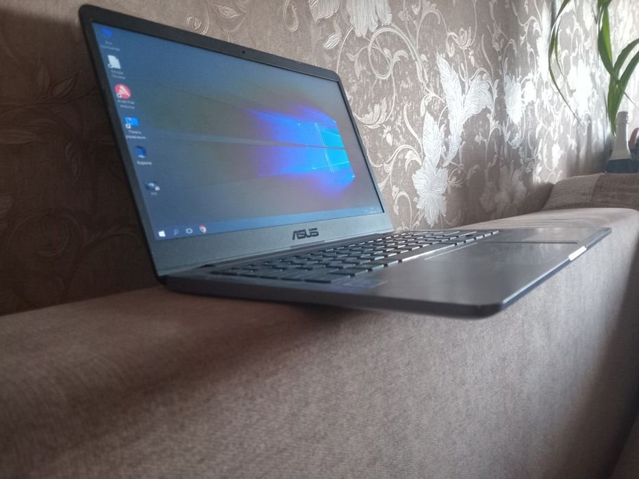 Ультрабук ASUS VivoBook  E406s