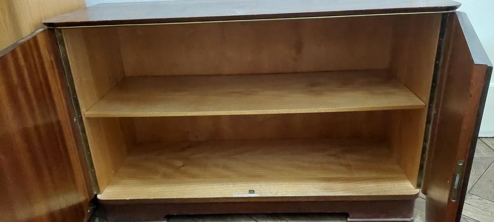 Віддам Шафу сервант та тумбу