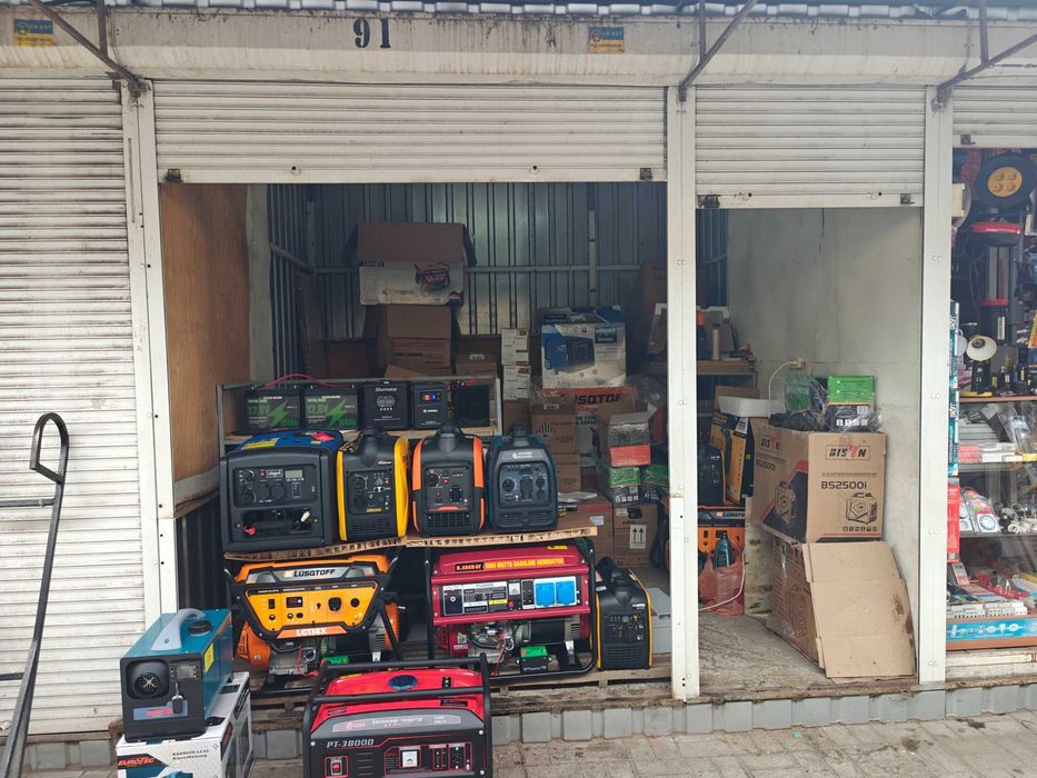 Інвертор Sturmax PSM951215 12-220В LED 1000 ВA з 100aH акумом LiFePo4