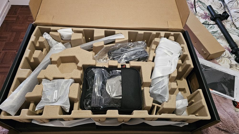 Monitor asus rog oled Pg32ucdp 4k 240hz/ 1080p 480hz