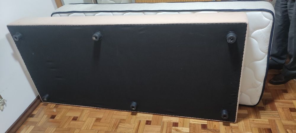 Conjunto cama e colchão
