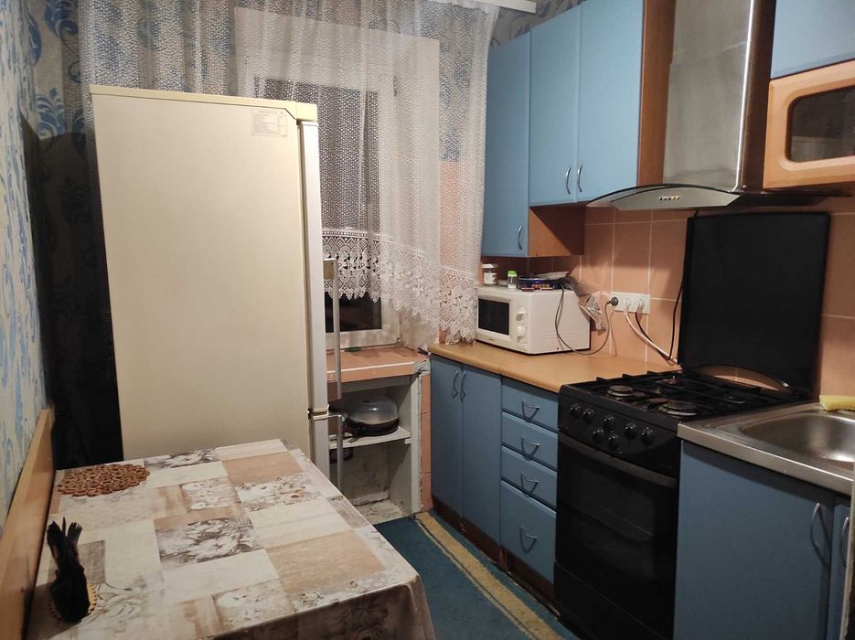 В оренду 1-кімнатна квартира на Вишеньці. Ремонт, гарний краєвид.