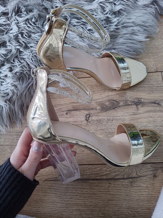Nowe złote buty rozmiar 38