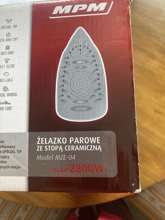 Żelazko parowe ze stopą ceramiczną model MZE-04