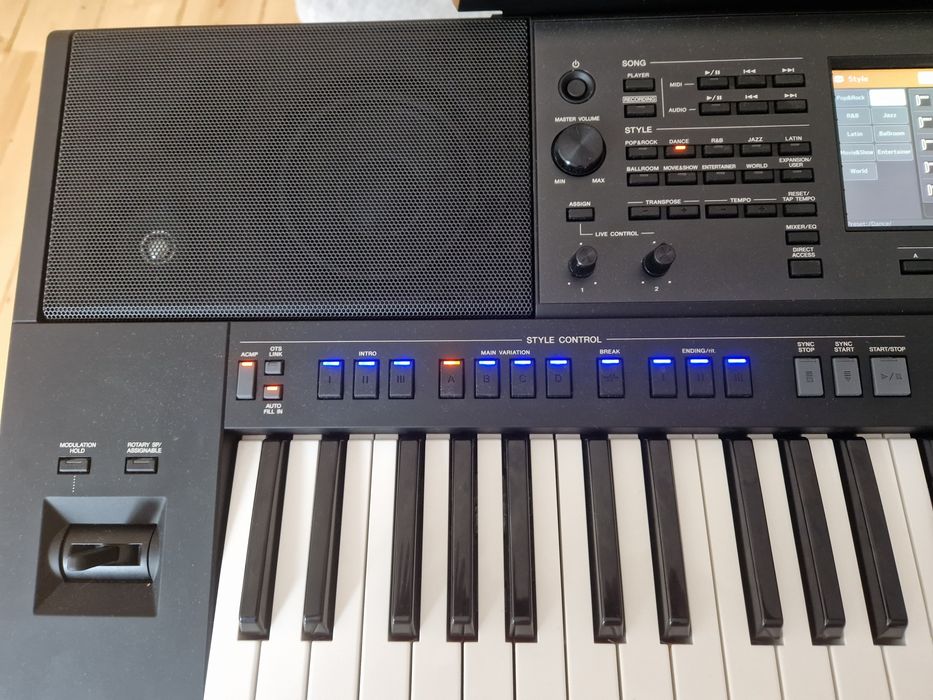 Продам Yamaha psr sx700
