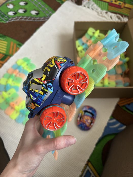 Elastyczny tor wyścigowy antygrawitacyjny- jak nowy