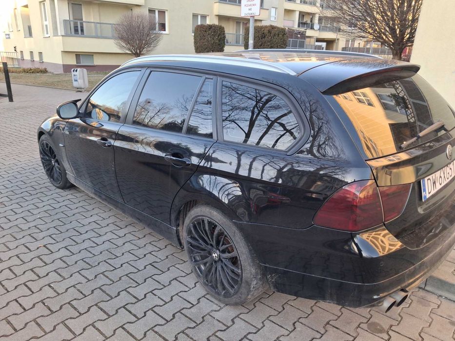 BMW E91 318d 2012 Uszkodzony