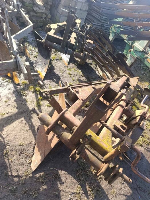 Продам плуг 3-30