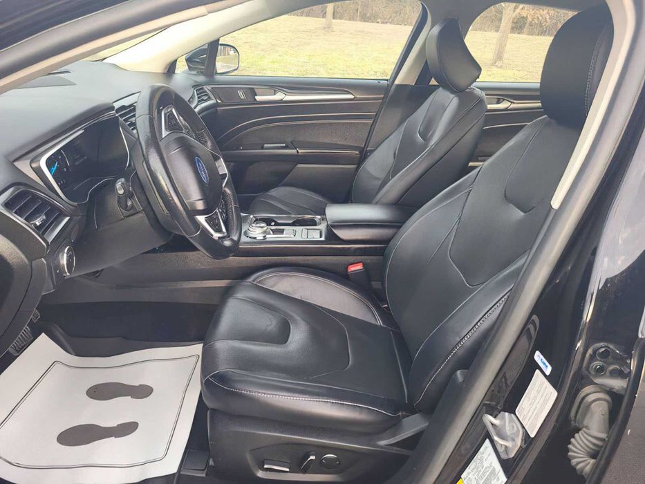 Ford Fusion Titanium      2020
