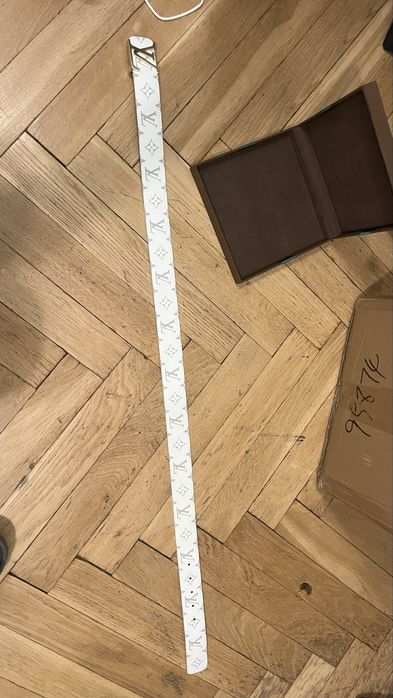 Louis Vuitton biały pasek