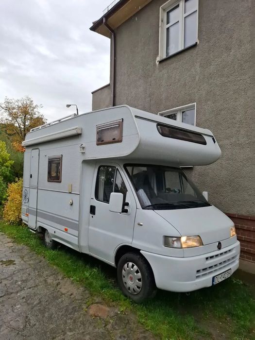 Fiat Ducato  Kamper Fiat Ducato z zabudową Dethleffs.
