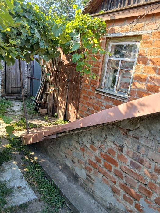 Продам дом со всеми удобствами и гаражами