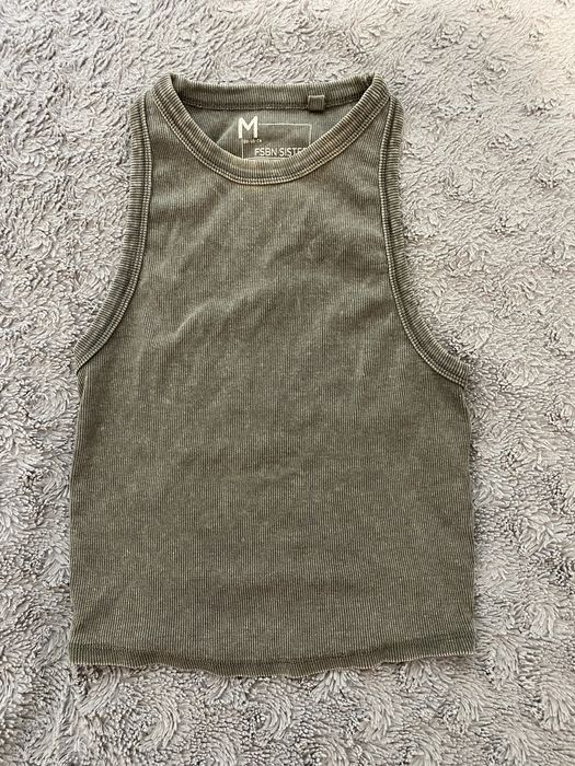 Krótki szary crop top