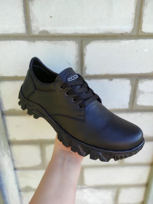 Кожаные,прошитые мужские кроссовки Ecoo