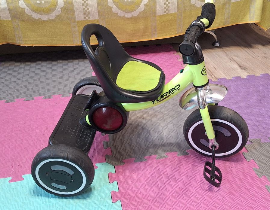 Велосипед трёхколёсный