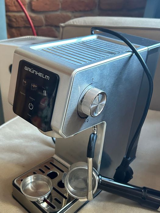 Еспресо кавоварка Grunhelm GEC002A