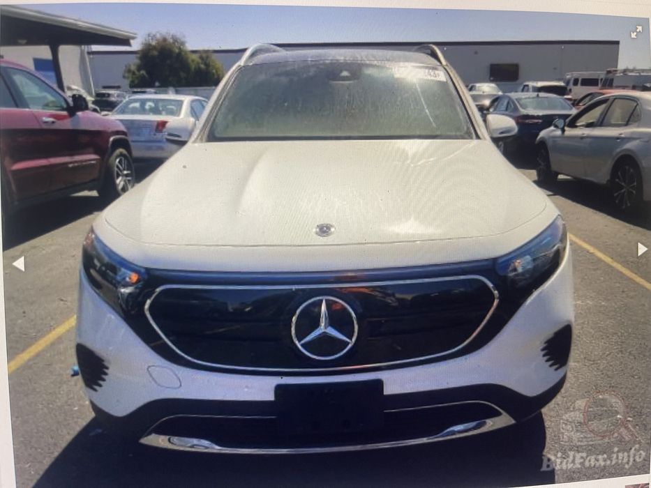 Mercedes EQB  2022
