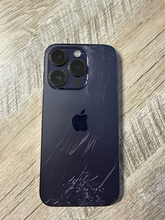 Продам айфон 14 про