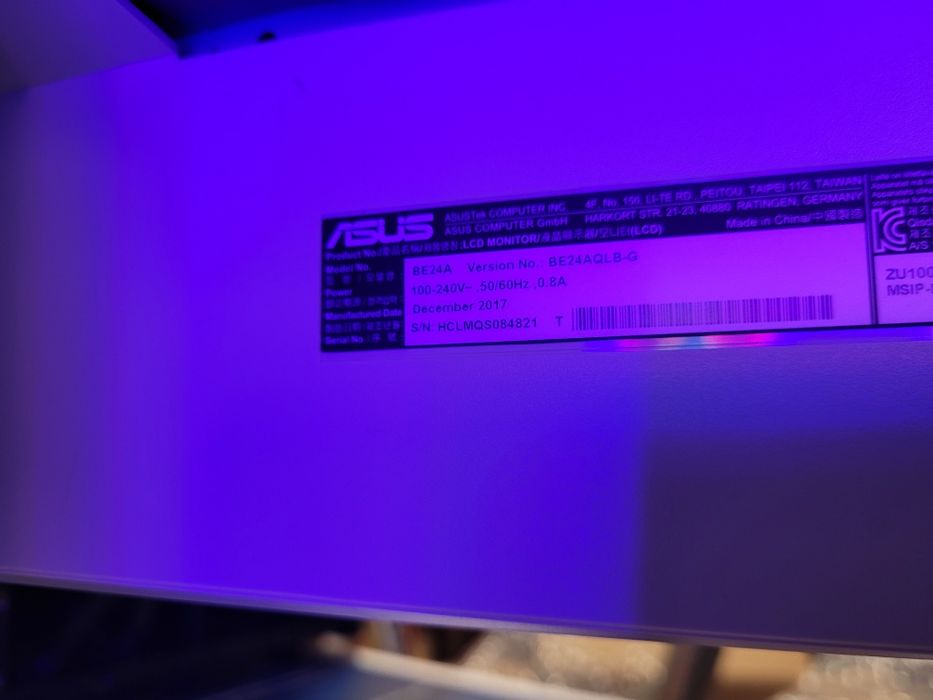 Monitor 24 ASUS z głośnikami, regulowany 360