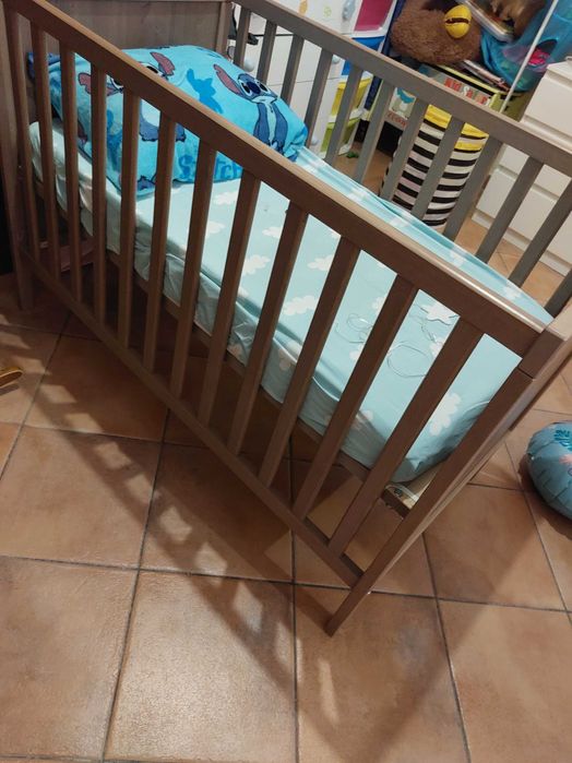 Berco e colchão ikea