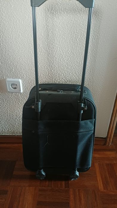 Mochila de rodinhas do Ben 10