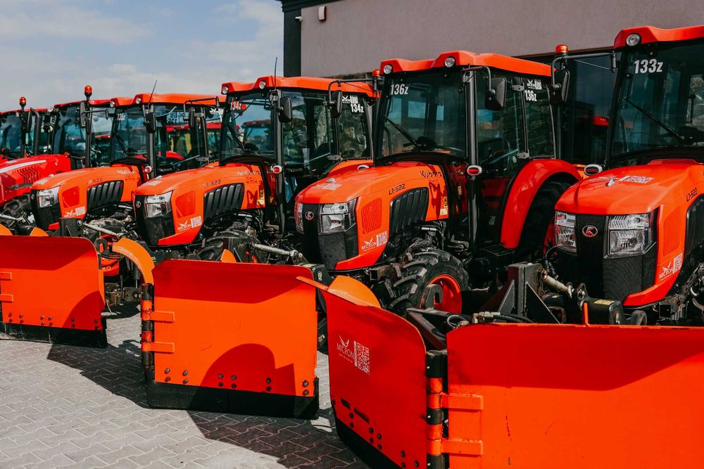 Wynajem ciągników do odśnieżania/ Traktory z pługiem i posypywarką