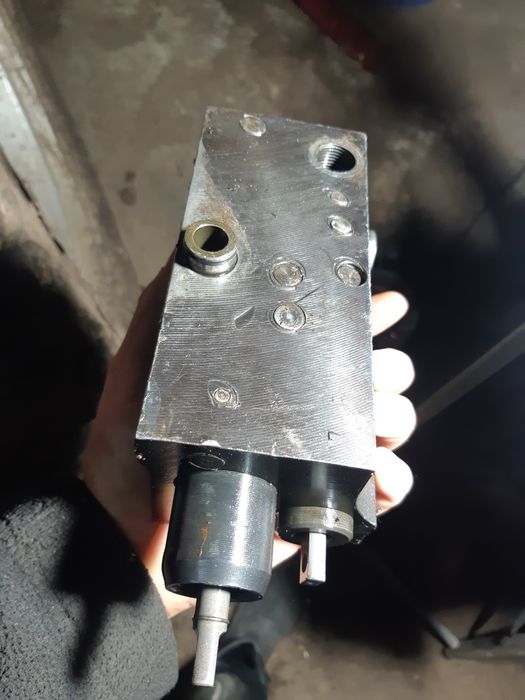 Rozdzielacz hydrauliczny C360