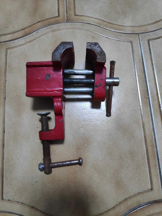 Mini torno vermellho