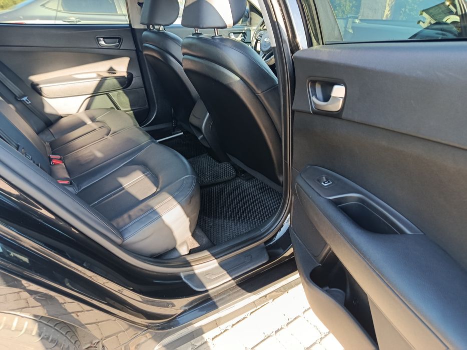 Авто KIA K5 2016 газ