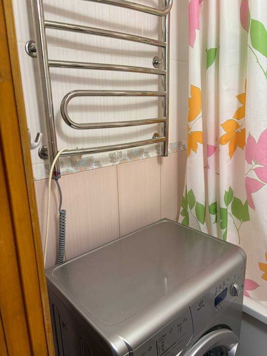 Продам 2-кімнатну квартиру в Черкаському