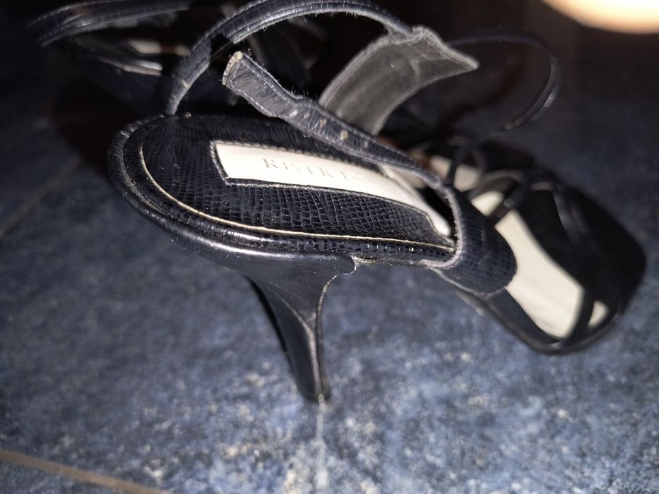 Szpilki River Island czarne