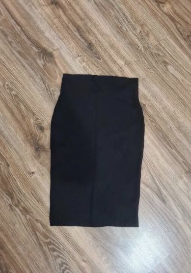 Czarna spódnica