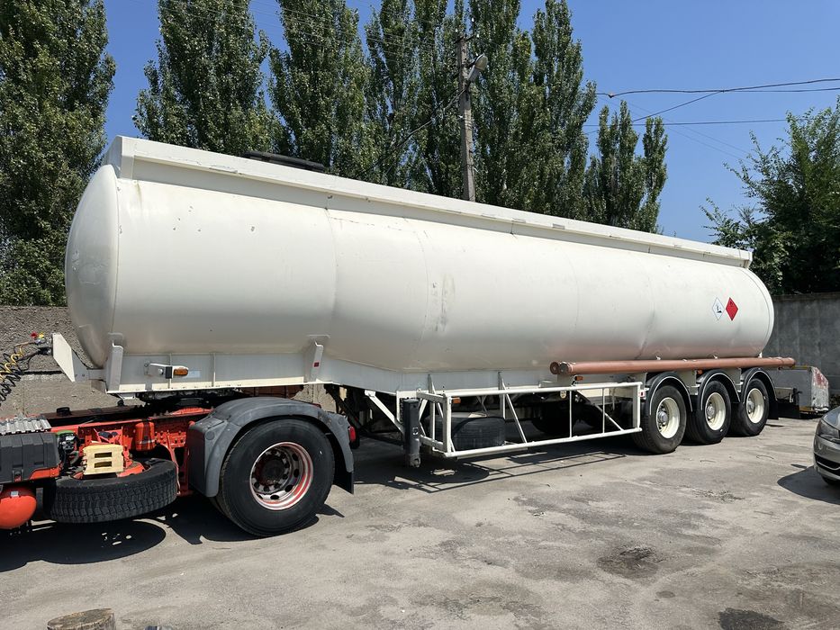 Бочка fruehauf 9 секцій ADR