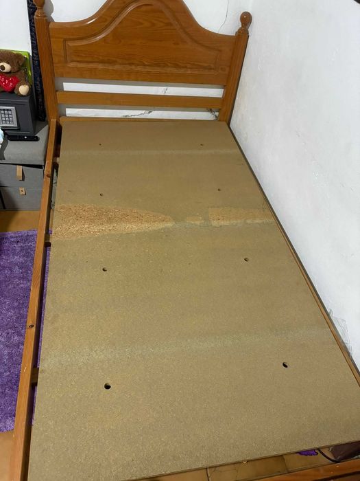 Vendo cama solteiro com colçao