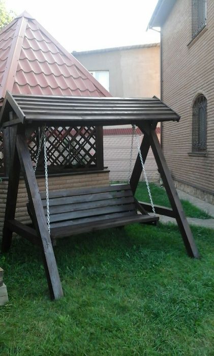 Качель садовая. Гойдалка з дерева. Дачная качель. Качель из дерева ...