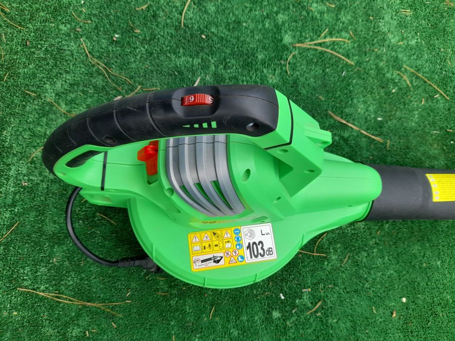 Aspirador, soprador e triturador de jardim