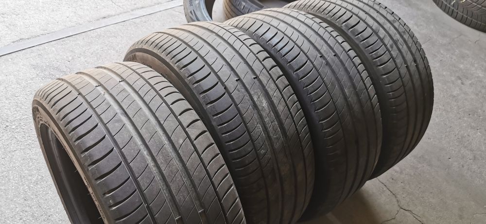 4 x Michelin Primacy 3 235/45/17