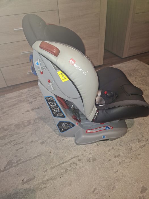 Sprzedam fotelik samochodowy.