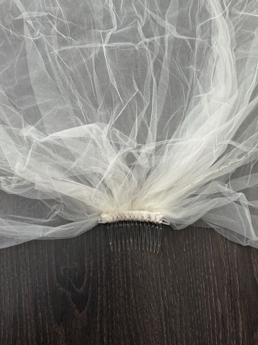 Фата для нареченої 3 шарова з бісером та камінням